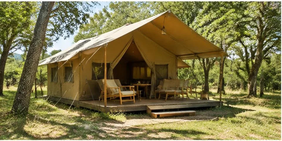 Lodge tussen bomen